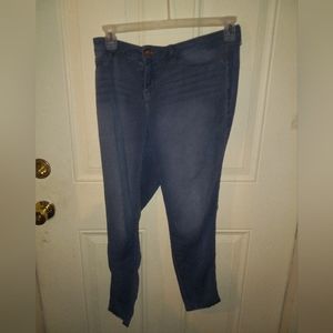 L.e.i, junior girls size 13, blue jeans.